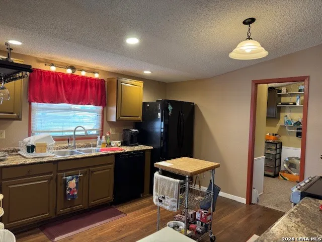 140 Bryce Ln Comfort, TX 78013